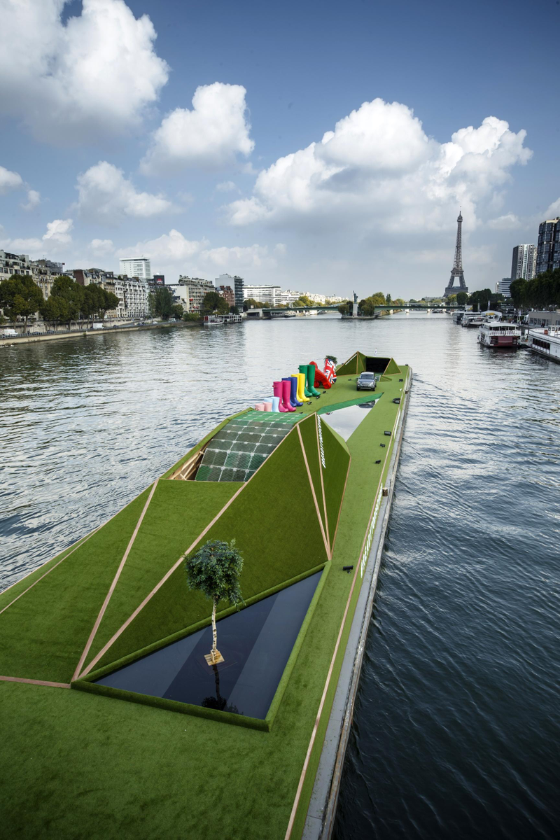 Illustration for article titled Land Rover Built A Floating Futuristic Mini-Golf Course To Off-Road On